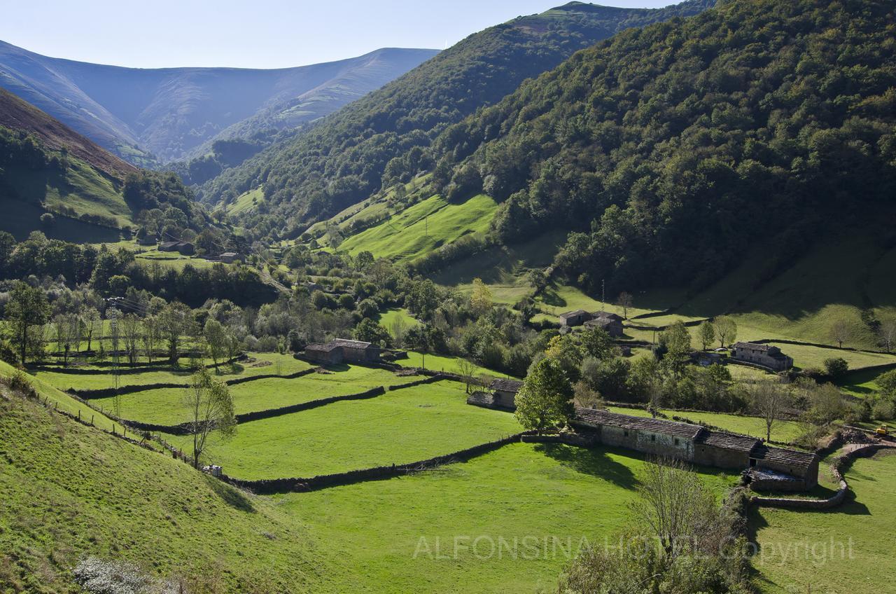 Hotel La Alfonsina Santibanez de Villacarriedo المظهر الخارجي الصورة